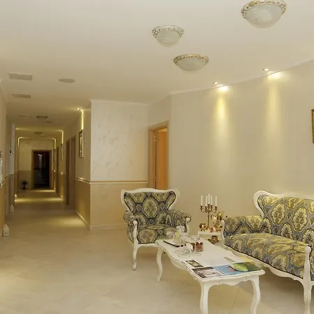 アパートホテル Apartments In Esteban Complex 2*