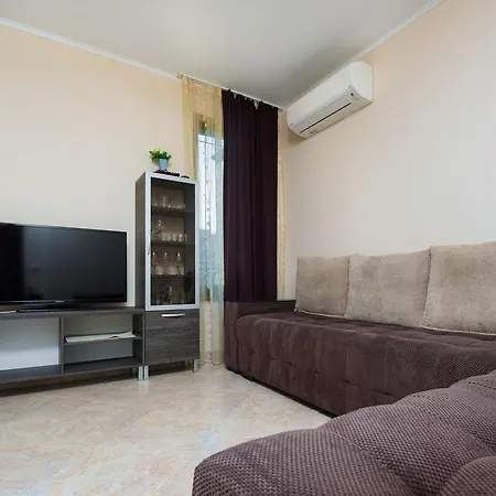 アパートホテル Apartments In Esteban Complex 2*