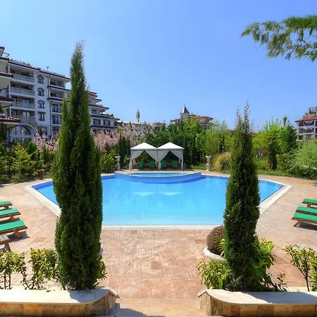 アパートホテル Apartments In Esteban Complex 2*