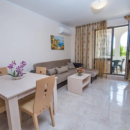 Apartments In Esteban Complex アパートホテル ネセバル